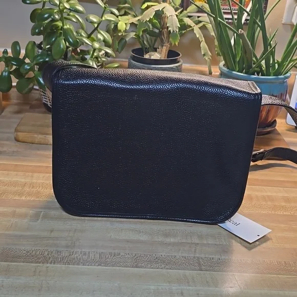 Elegant Mario Valentino Black Leather Unisex Shoulder Bag - Picture 2 of 8